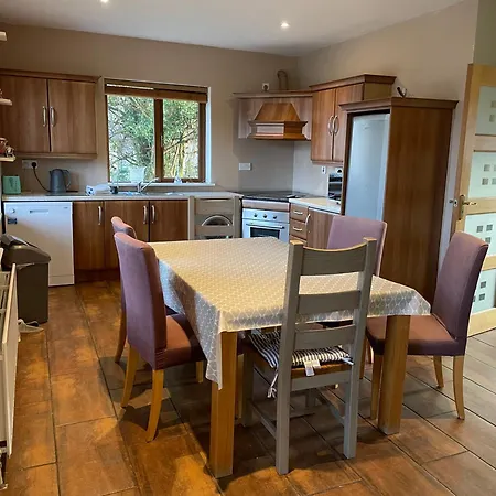 Farm House In Village Connemara 別荘 レターフラック