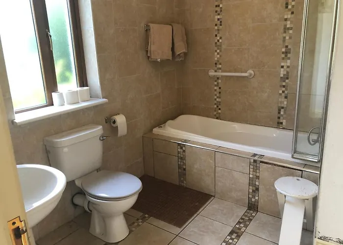 Farm House In Village Connemara Дом отдыха *