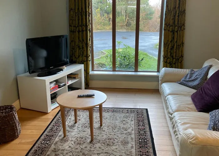 Farm House In Village Connemara *