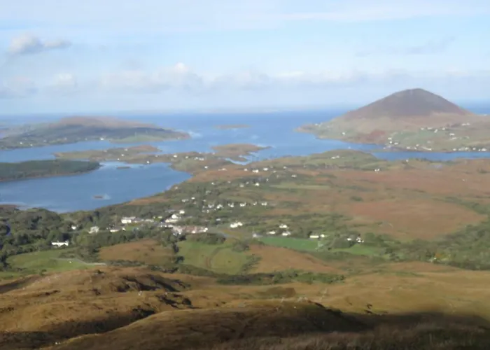 Farm House In Village Connemara Леттерфрак